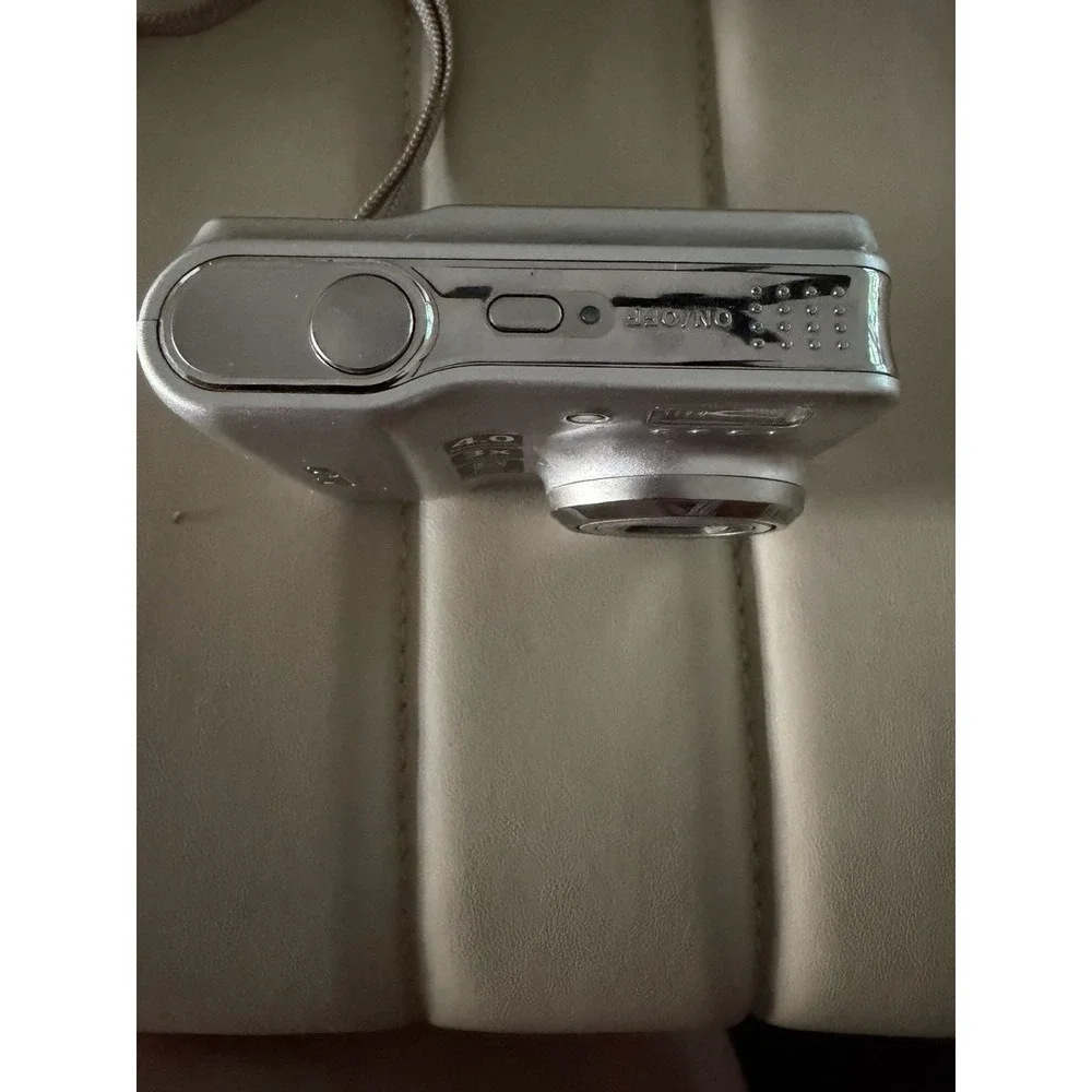 Nikon Coolpix L3 5.1MP Digital Camera Silver 3x Optical Zoom